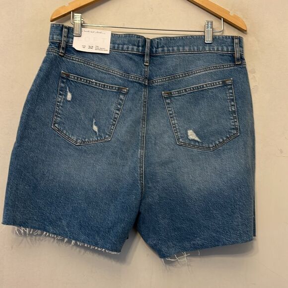 LOFT high waist distressed Boyfriend denim shorts Raw hem Size 14P New - Picture 8 of 8
